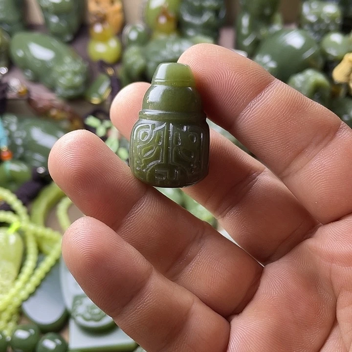 岫岩老玉（透闪石质玉）未镶嵌挂件