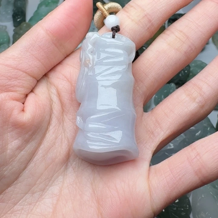 翡翠未镶嵌颈饰大竹节