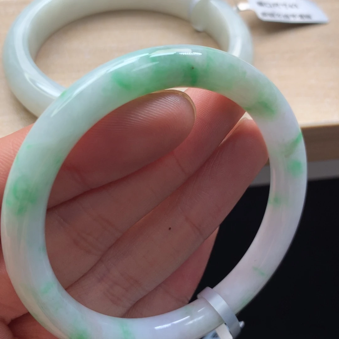 未镶嵌手镯翡翠手镯