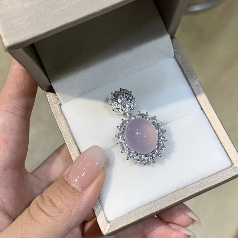 玛瑙玉髓大蛋面吊坠