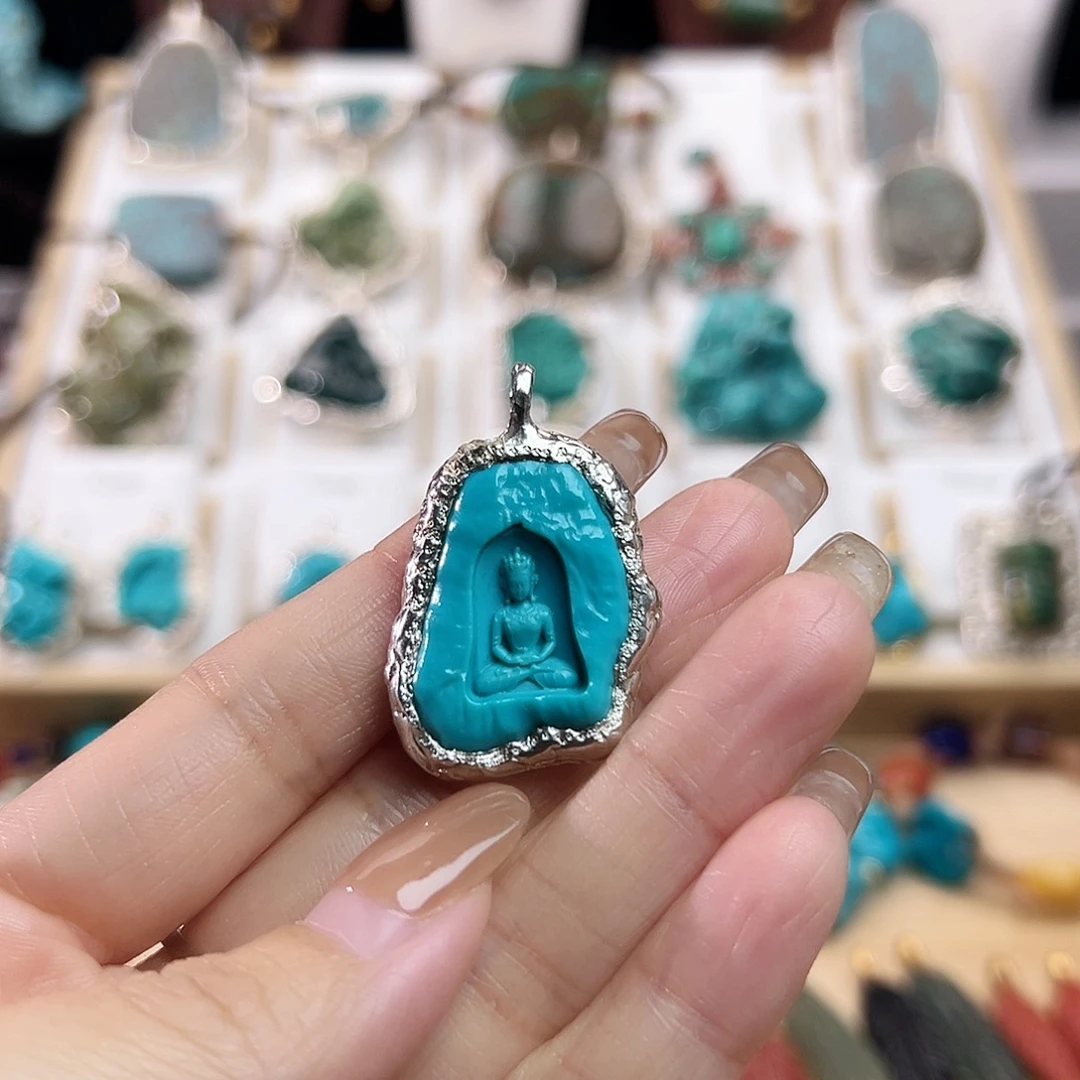 绿松石未镶嵌颈饰