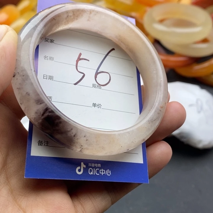 未镶嵌手镯石英质玉