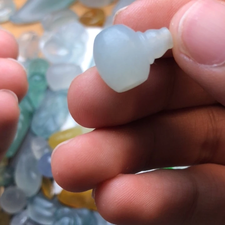 定制翡翠未镶嵌挂件