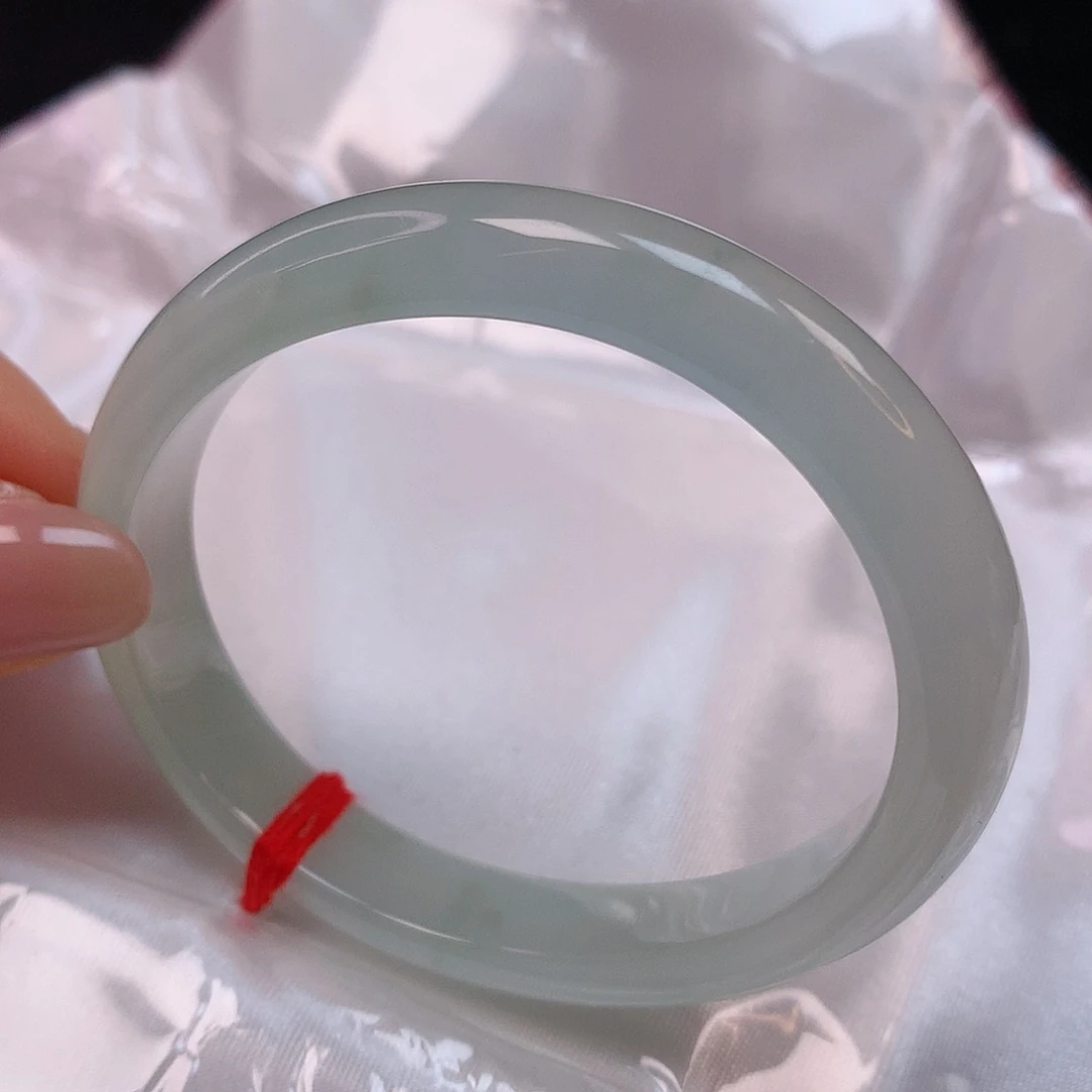 【闪购商品】翡翠手镯未镶嵌54贵妃手镯