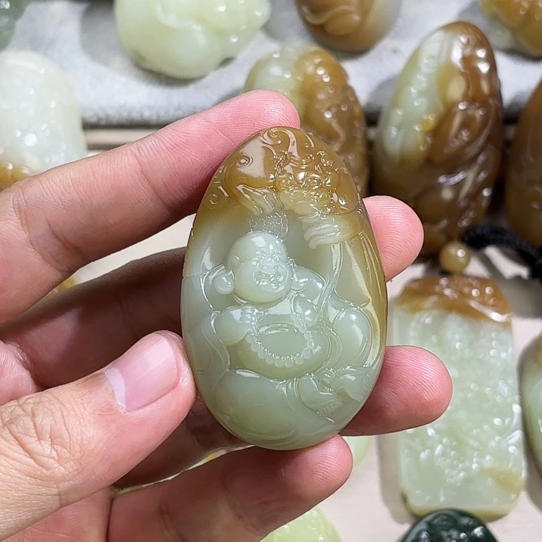 烹***宴和田玉未镶嵌颈饰