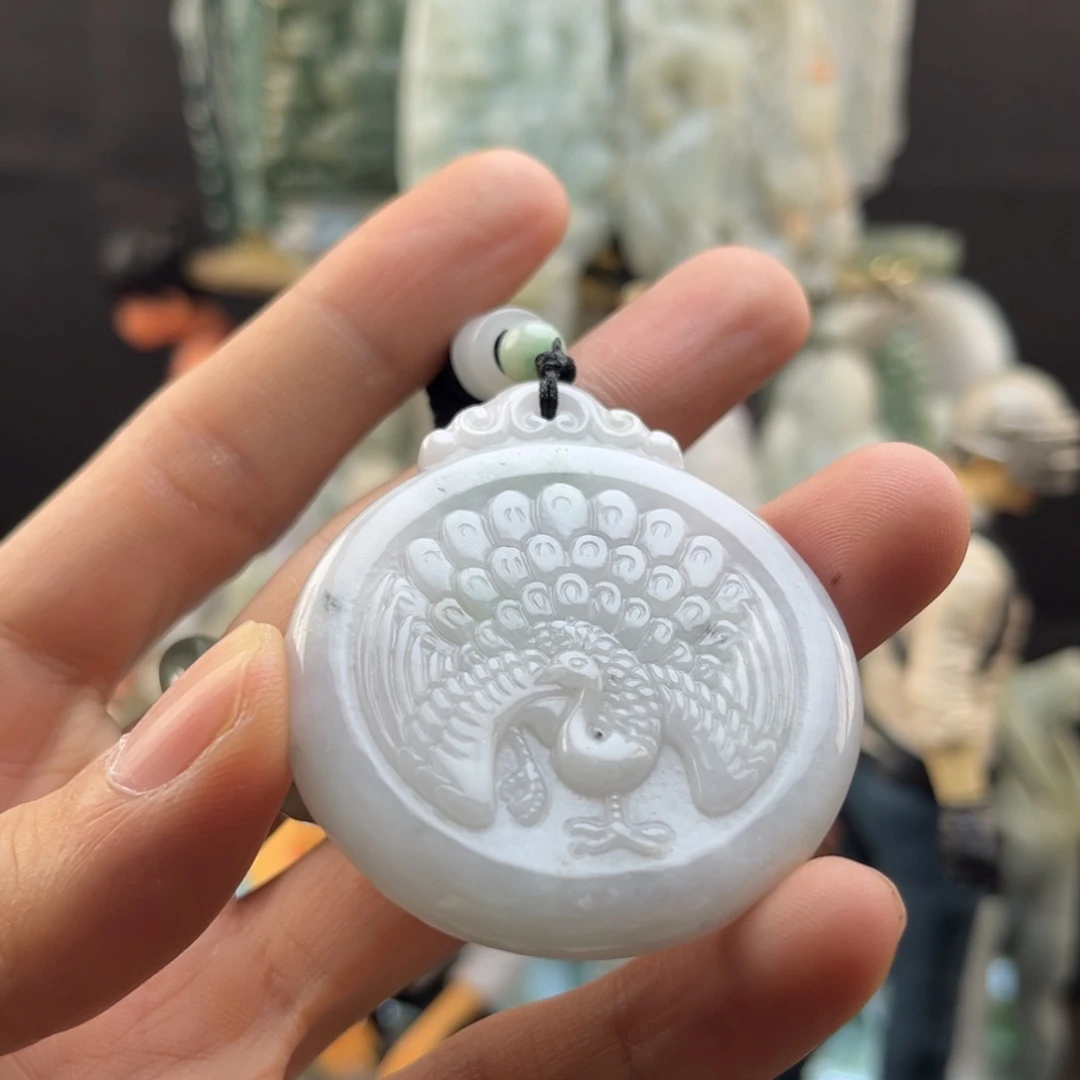 颈饰未镶嵌翡翠孔雀