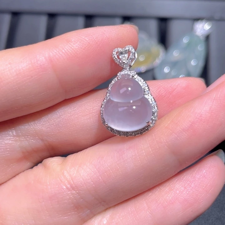 颈饰18K金镶嵌翡翠翡翠