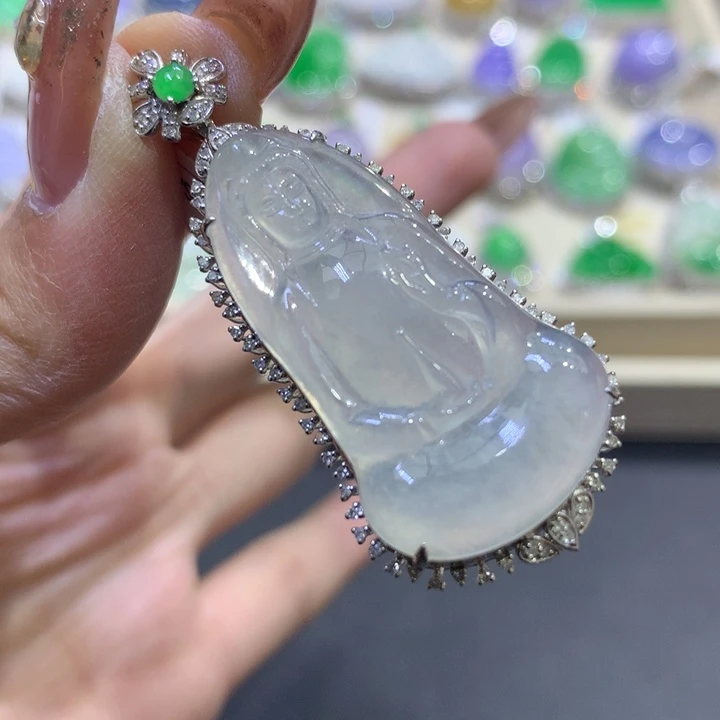 翡翠颈饰18K金镶嵌翡翠