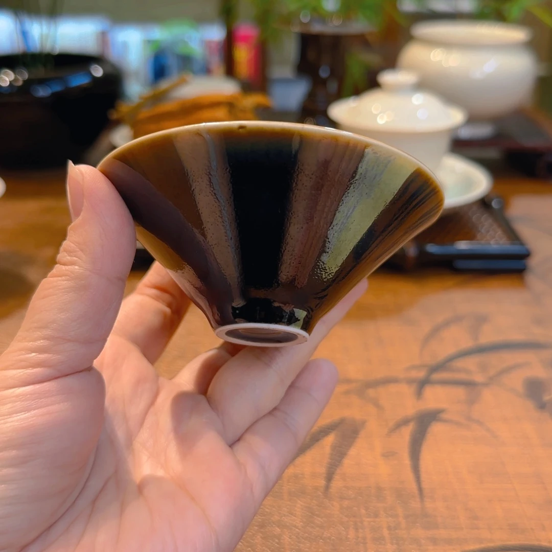 微瑕黑定斗笠盏 带窑变