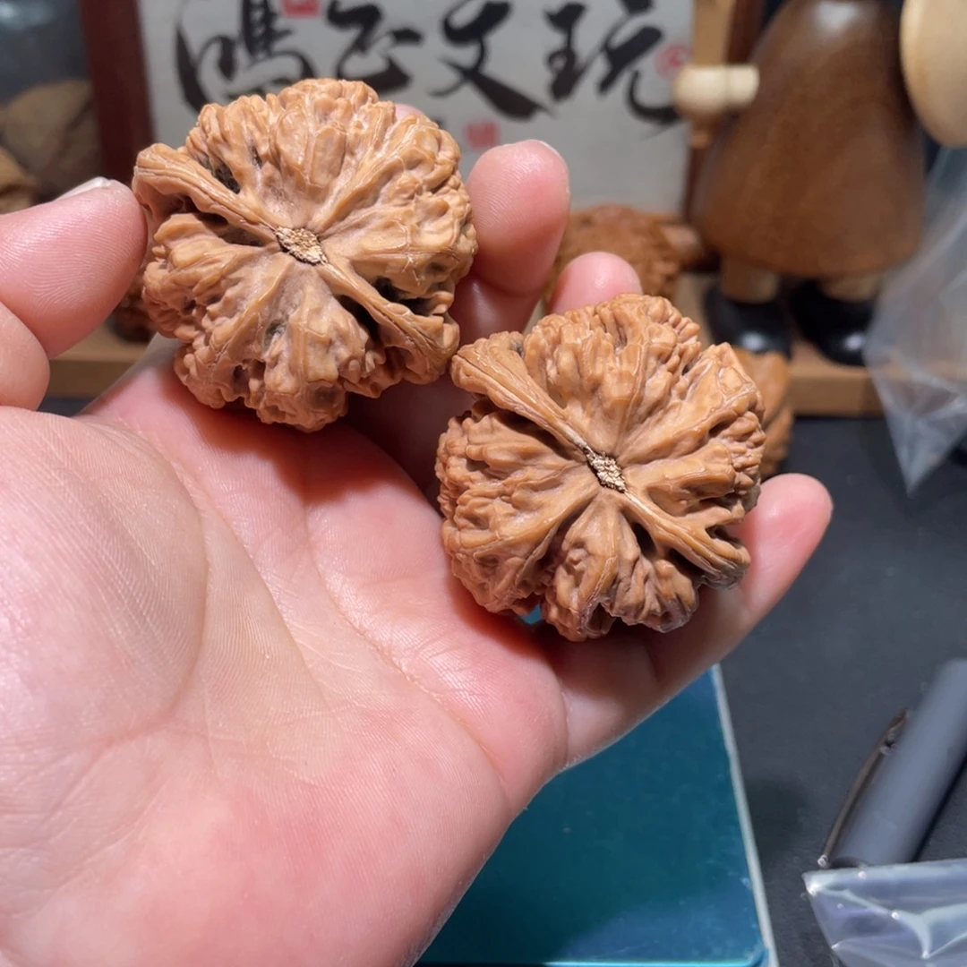 桃核吊坠45粗筋狮子头