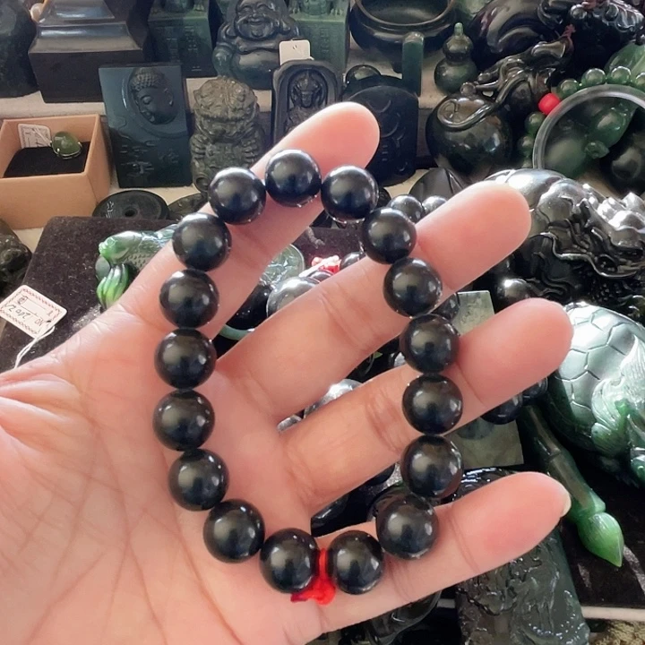 用***3蛇纹石玉未镶嵌颈饰