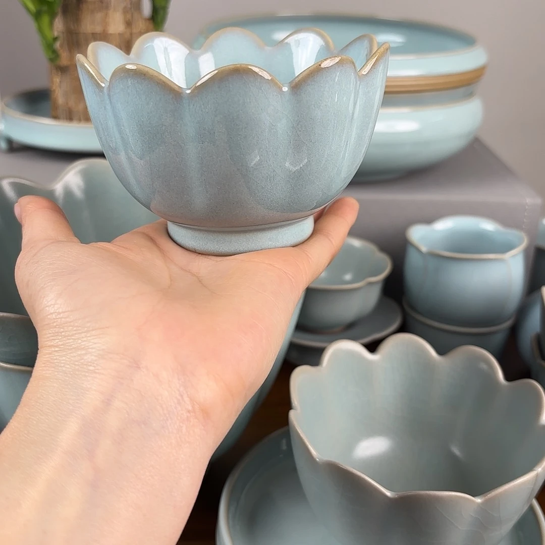 摆件天青釉中号莲花碗微瑕