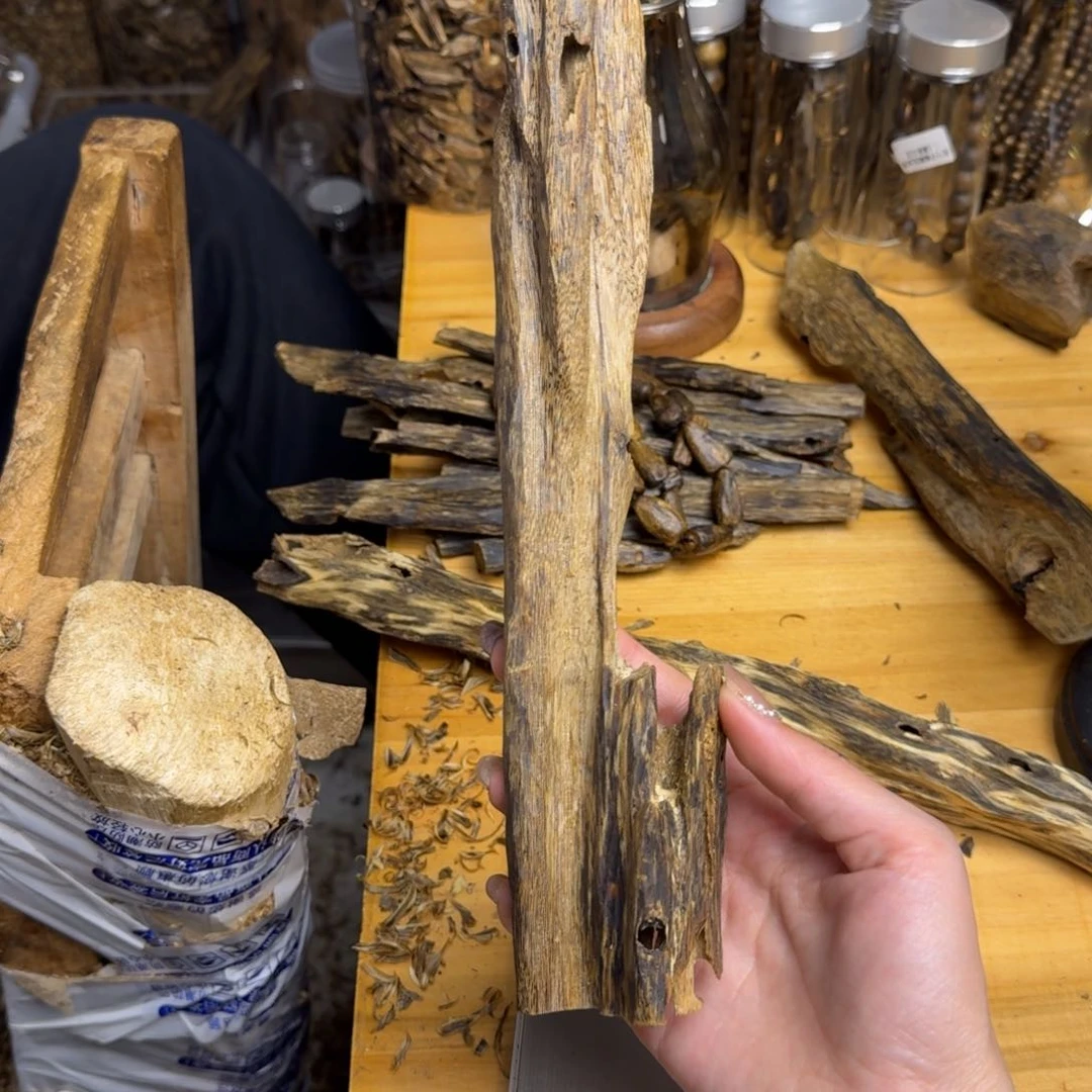 沉香手把件白棋品种块料86克