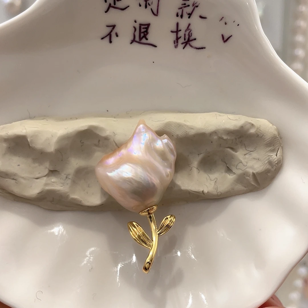 沐***曦未镶嵌淡水珍珠颈饰