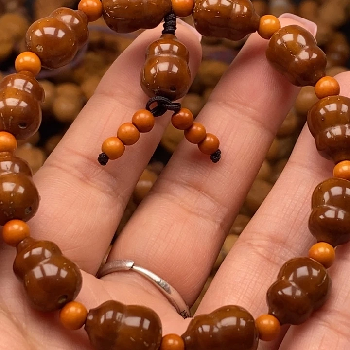 猴头核桃吊坠你不接了