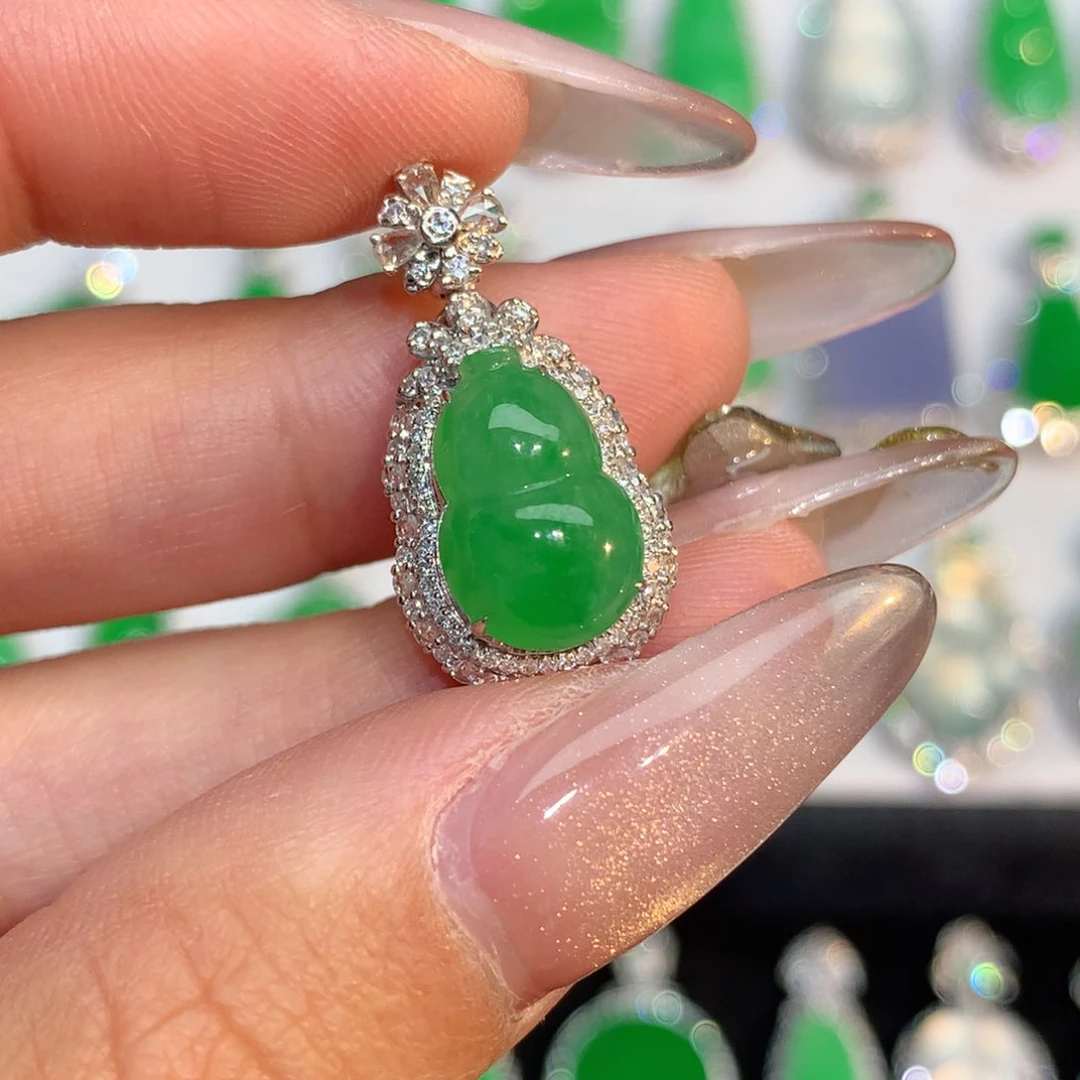 翡翠颈饰18K金镶嵌翡翠