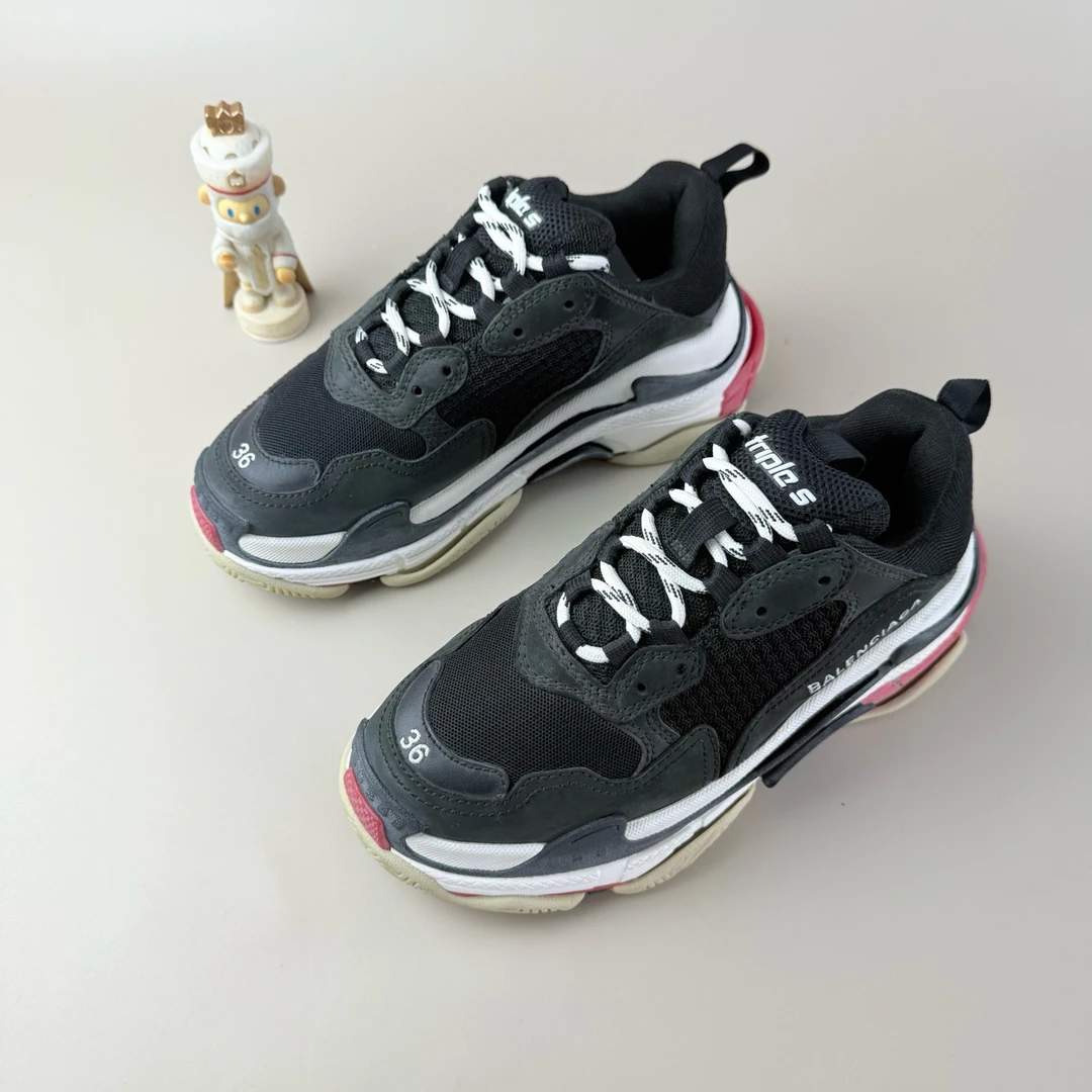 99新 Balenciaga/巴黎世家 Triple S黑白系带老爹鞋 36码 YLP3269
