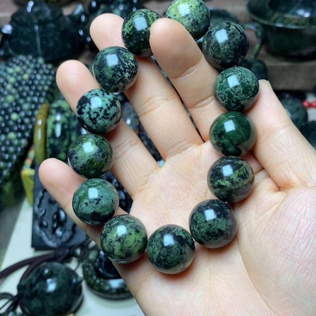 未镶嵌蛇纹石玉吊坠