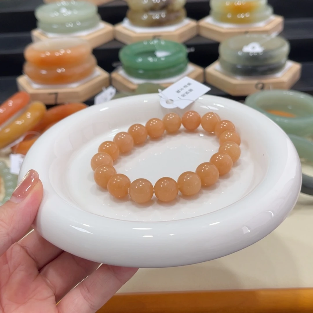 未镶嵌手镯石英质玉