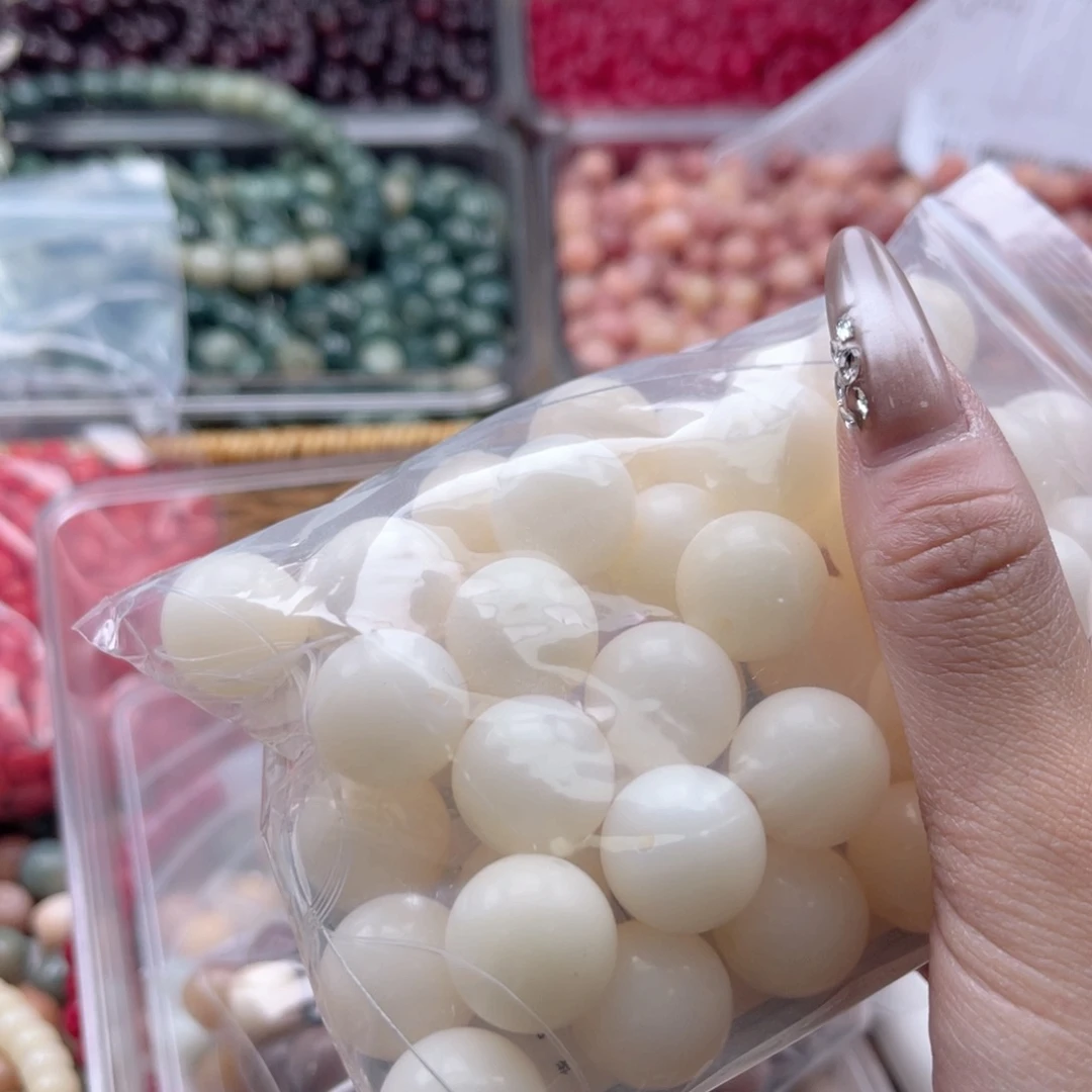 白玉菩提吊坠z锅底福利不售后。白玉