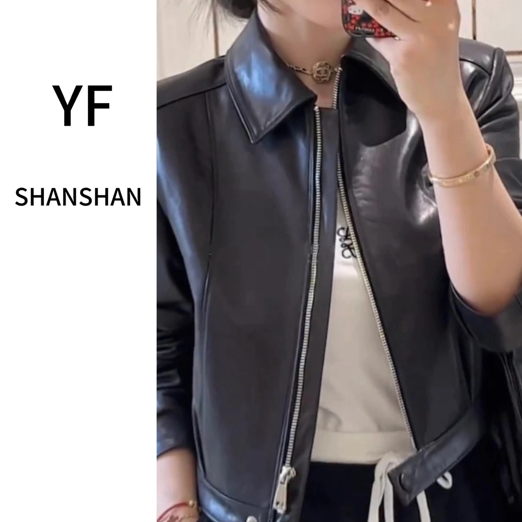 定制款极简风翻领流行皮衣