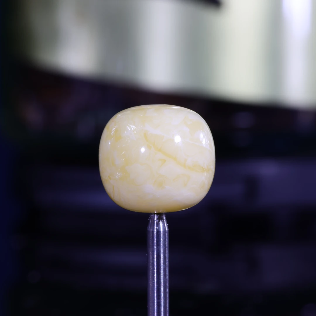 12m老型天然原矿一物一图焦皮白蜡满蜡虎皮精品顶珠蜜蜡配-B464