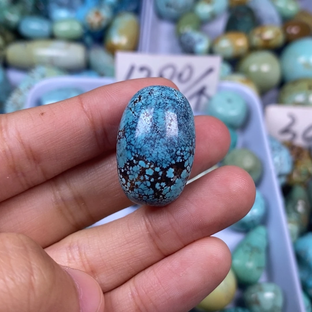 绿松石未镶嵌颈饰