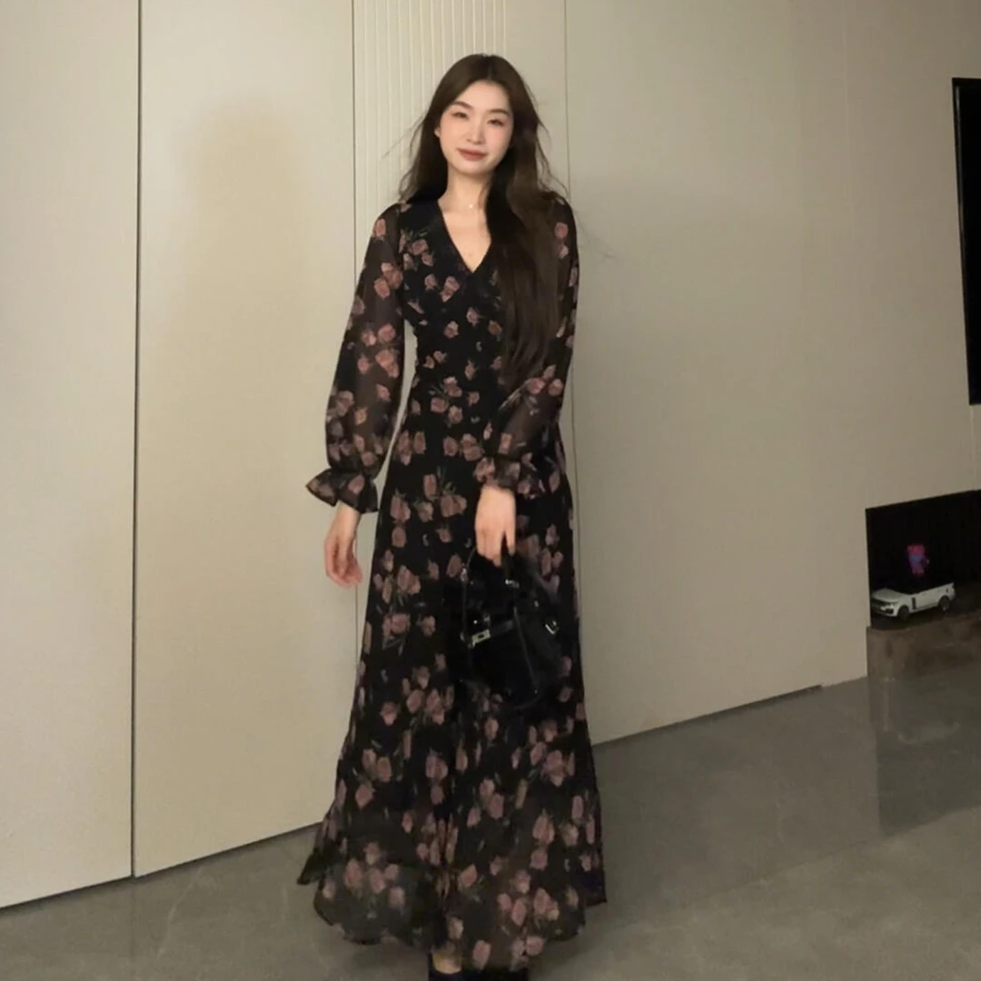 黑色碎花连衣裙女秋季长袖 V 领收腰显瘦气质长款裙法式茶歇裙