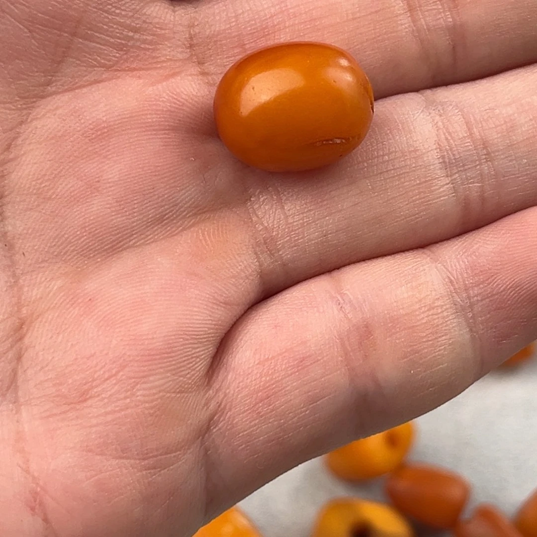 给***三未镶嵌颈饰蜜蜡老蜜蜡