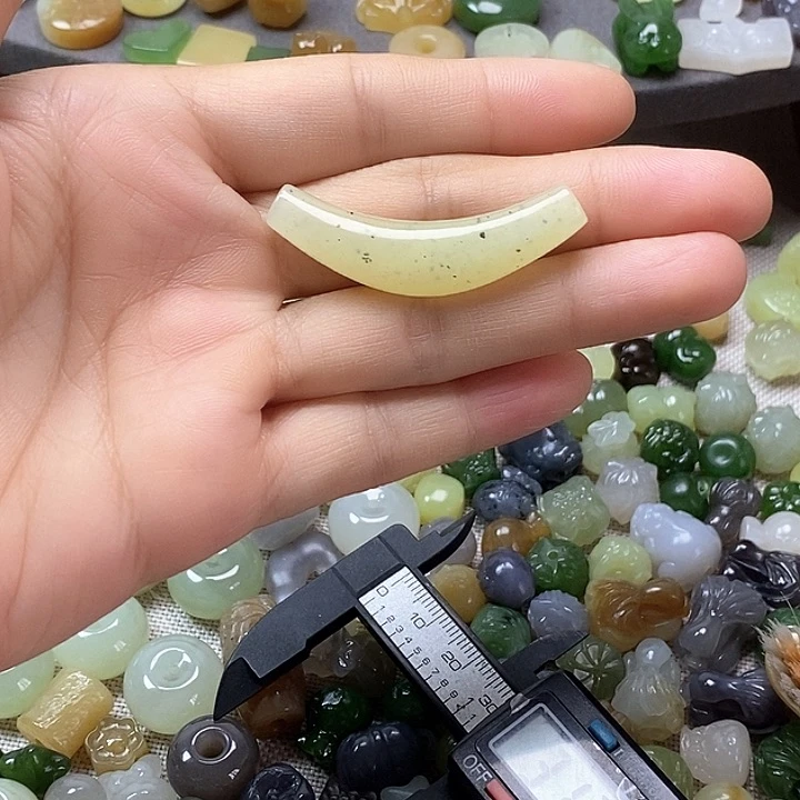 未镶嵌和田玉挂件弯管