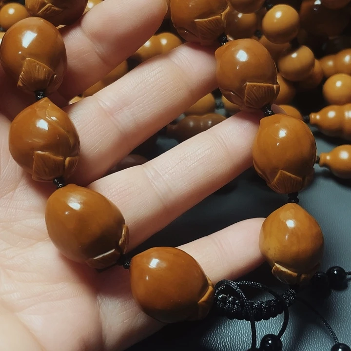 寿桃，橄榄核雕工艺