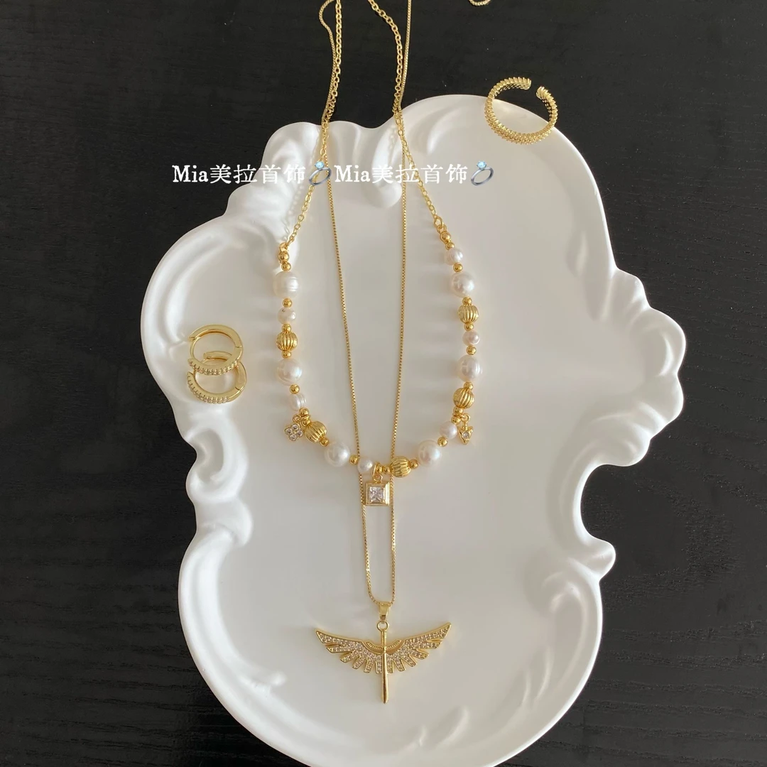 钛钢亚克力项链 瑞丽风欧美风女日韩植物花卉坠链法式锁骨链金色