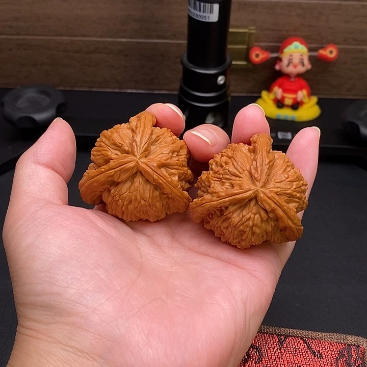 陆***河把件文玩核桃白奔