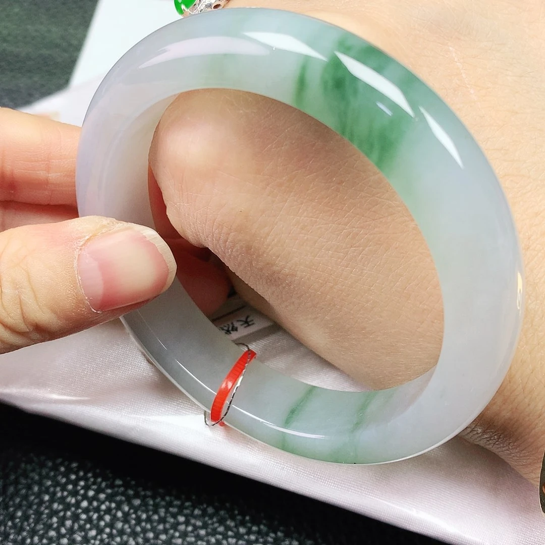 翡翠手镯未镶嵌57圈