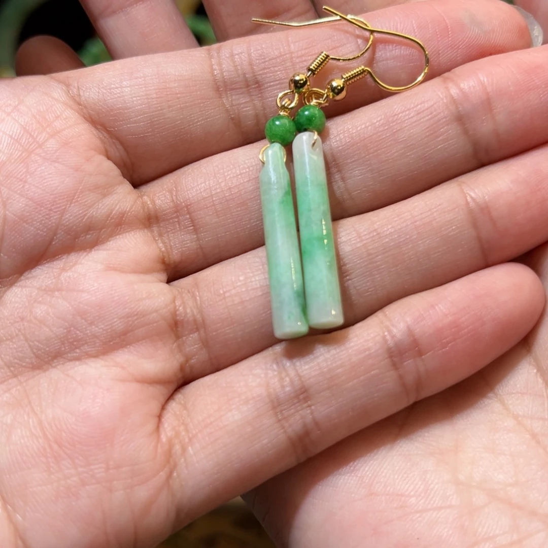 翡翠未镶嵌颈饰待编织