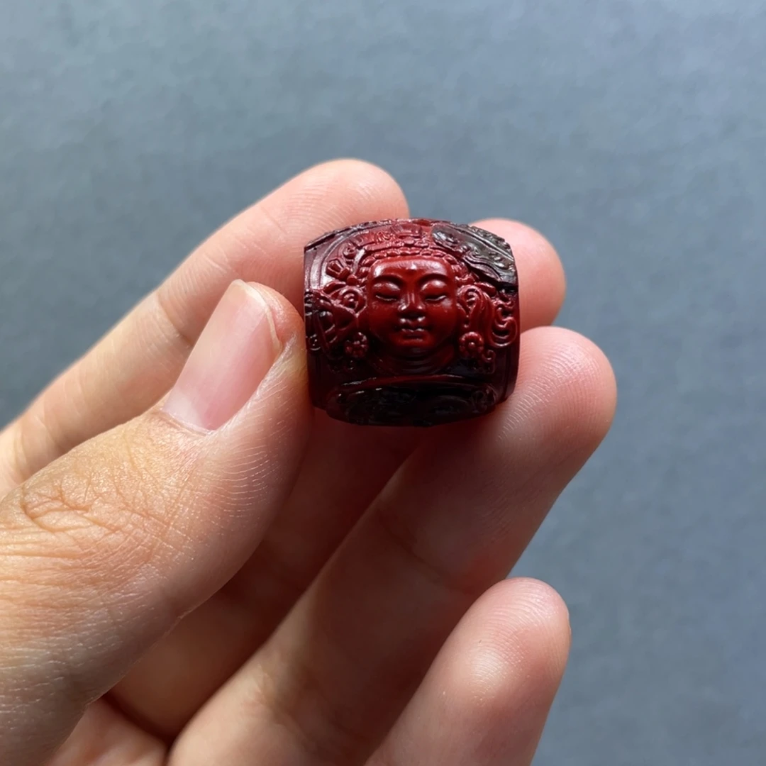 未镶嵌配饰南红玛瑙观音