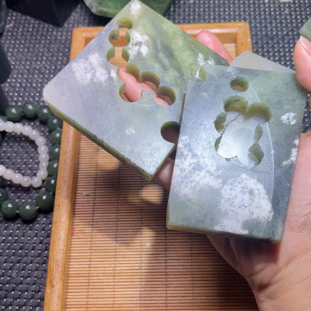 未镶嵌和田玉车挂