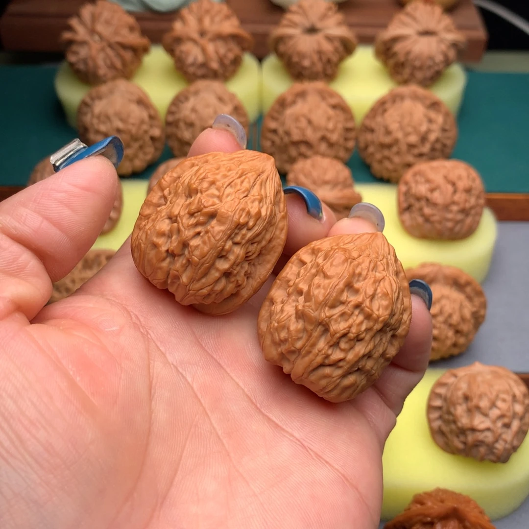 文玩核桃吊坠金钱豹32