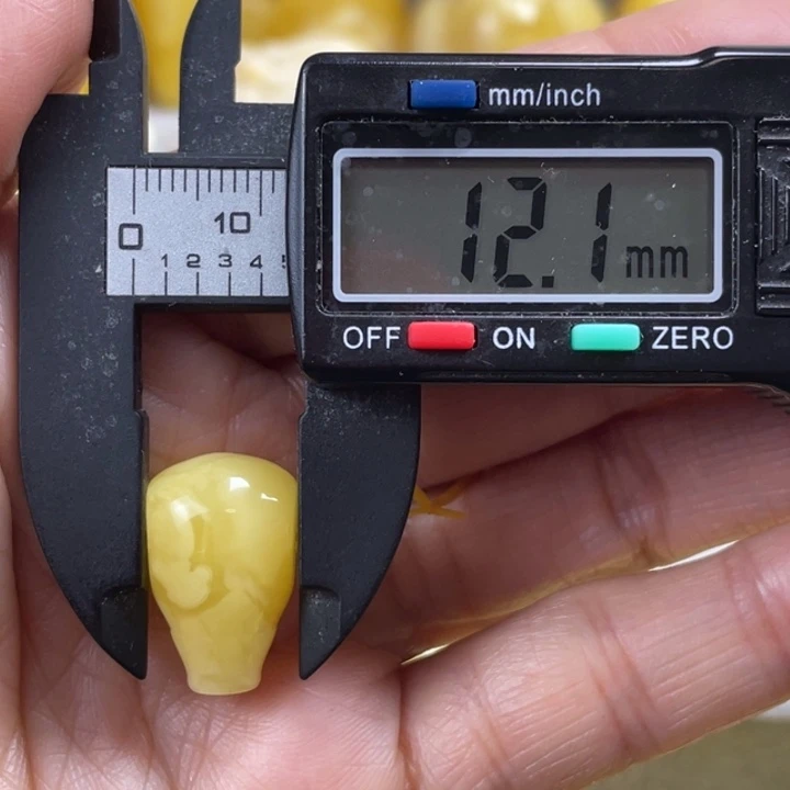 蜜蜡未镶嵌裸石47