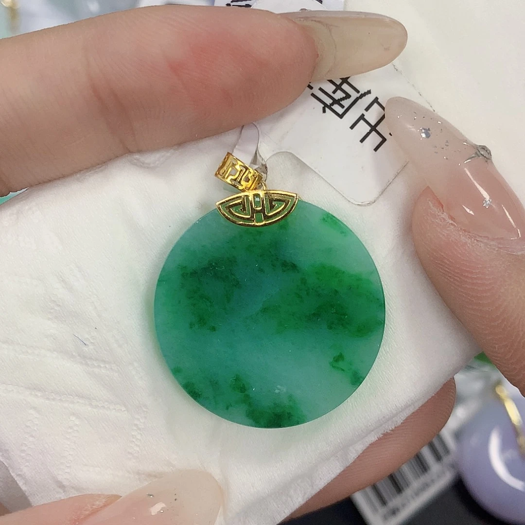 颈饰18K金镶嵌翡翠