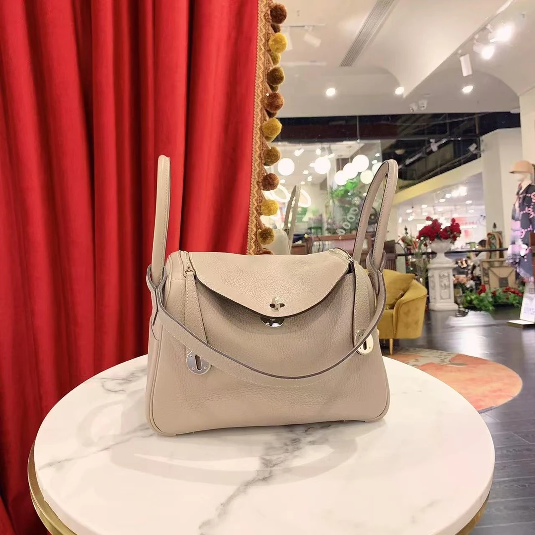 95新 Hermes/爱马仕 Lindy 26斑鸠灰银扣tc/单肩包/76946836