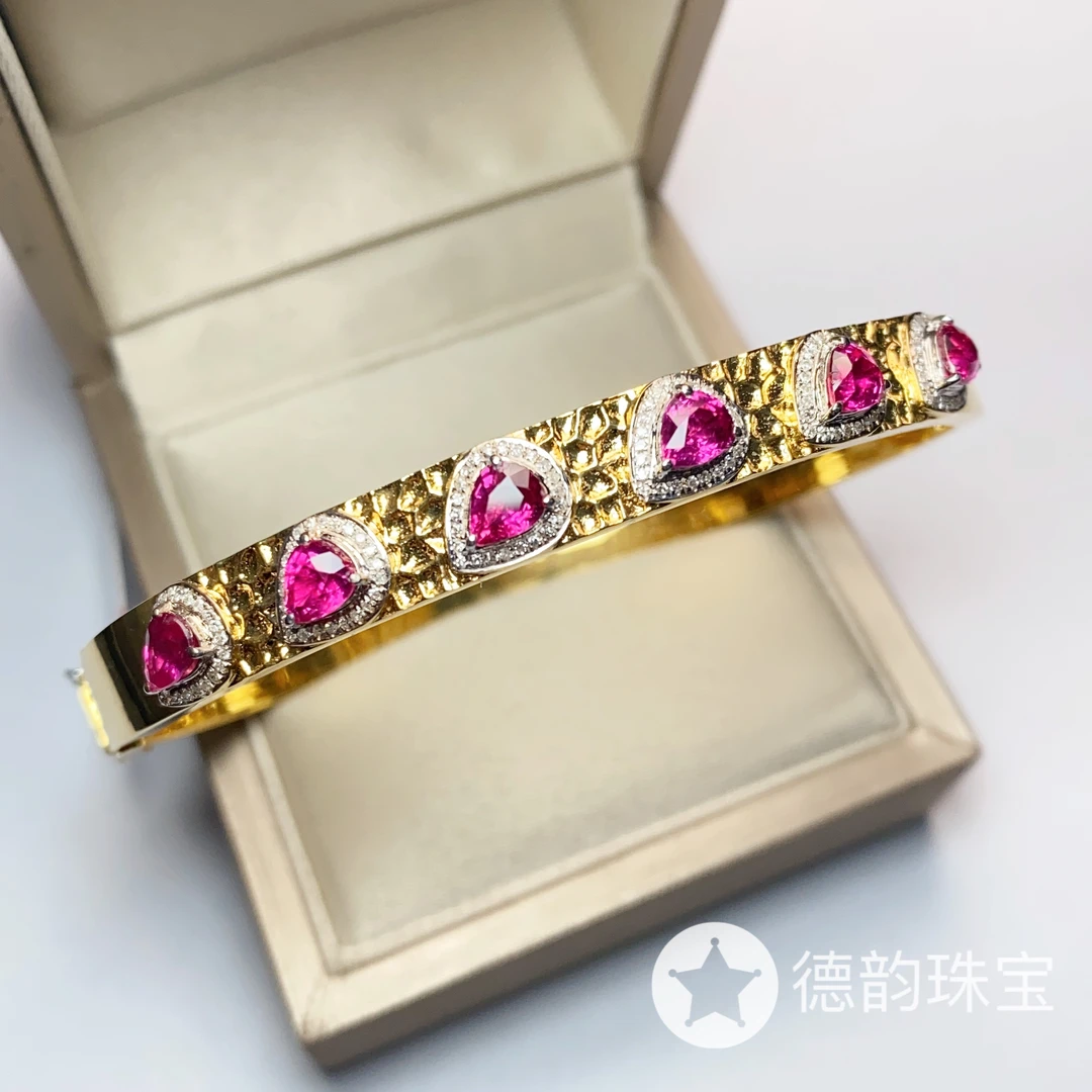 18K金镶嵌无烧红宝石手镯