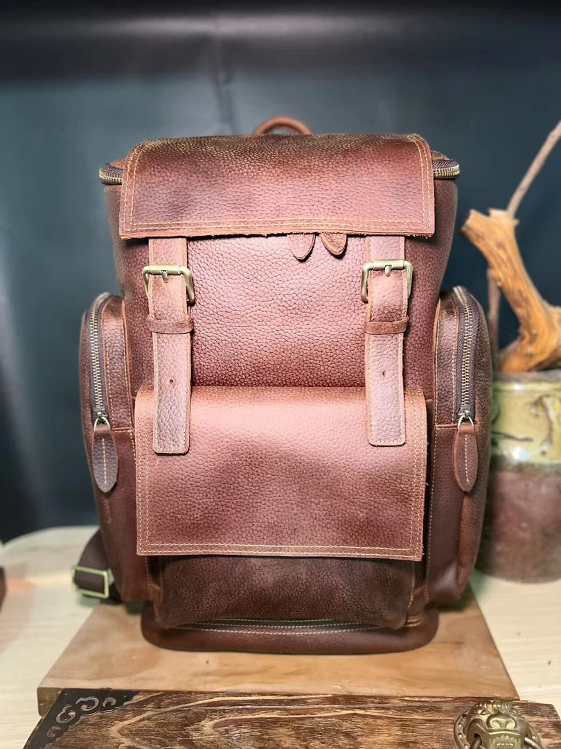 手工牛皮双肩包欧美大容量机车男包骑行旅行包休闲大容量电脑背包