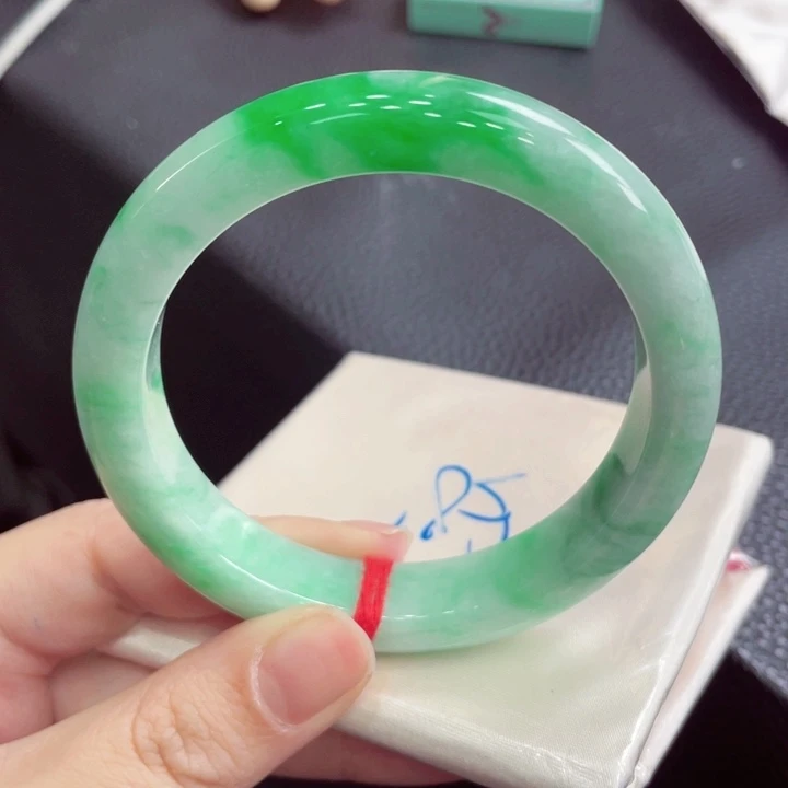 未镶嵌手镯翡翠T****a翡翠