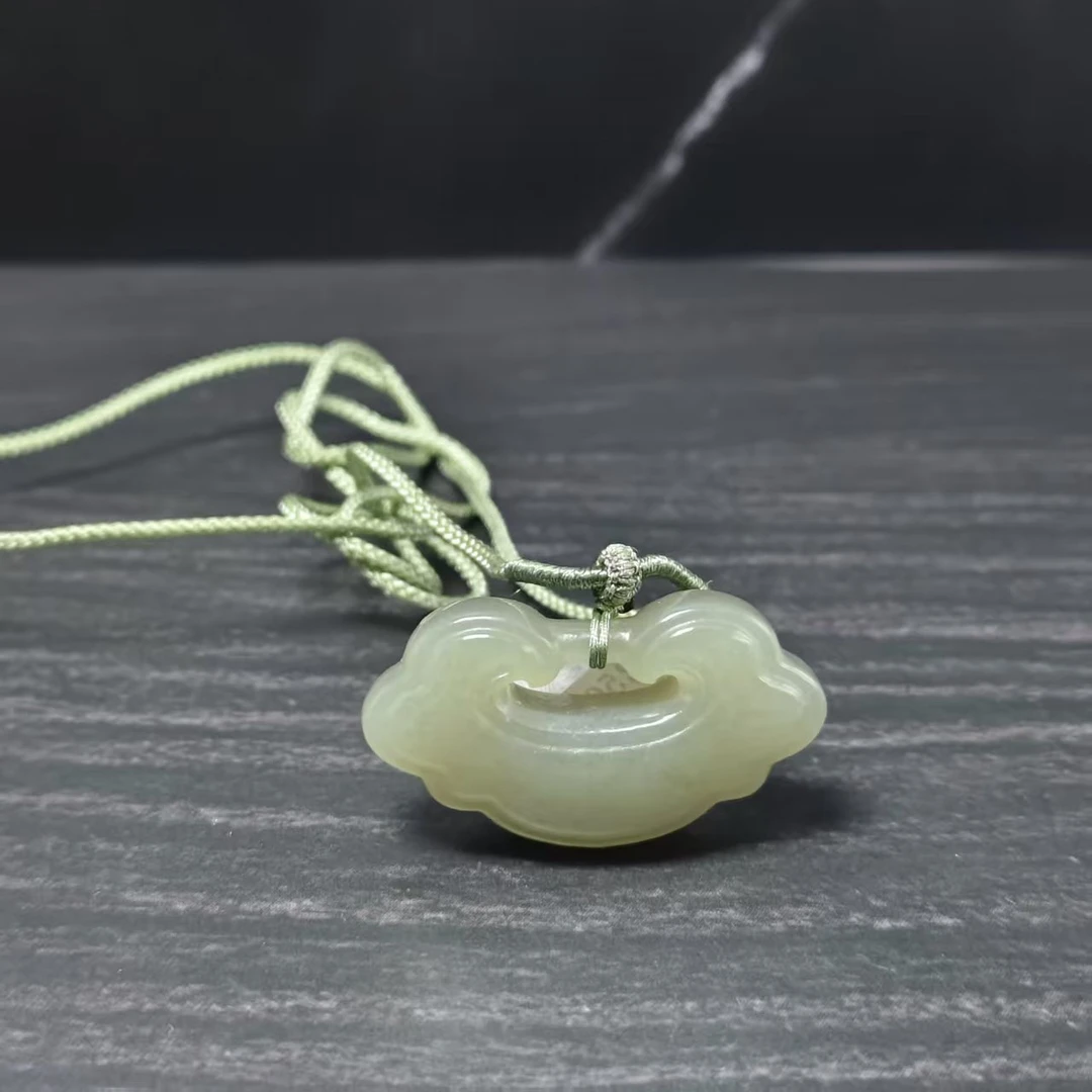 Z和田玉平安锁吊坠0086