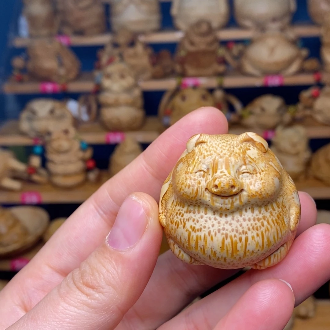 竹福猪竹雕手把件