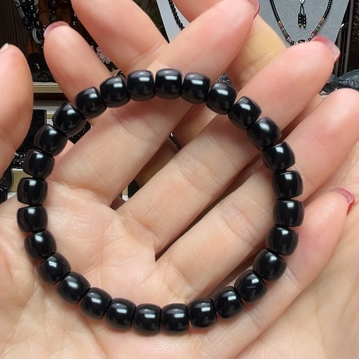万***名和田玉（墨玉）未镶嵌颈饰卡8直切珠宝级