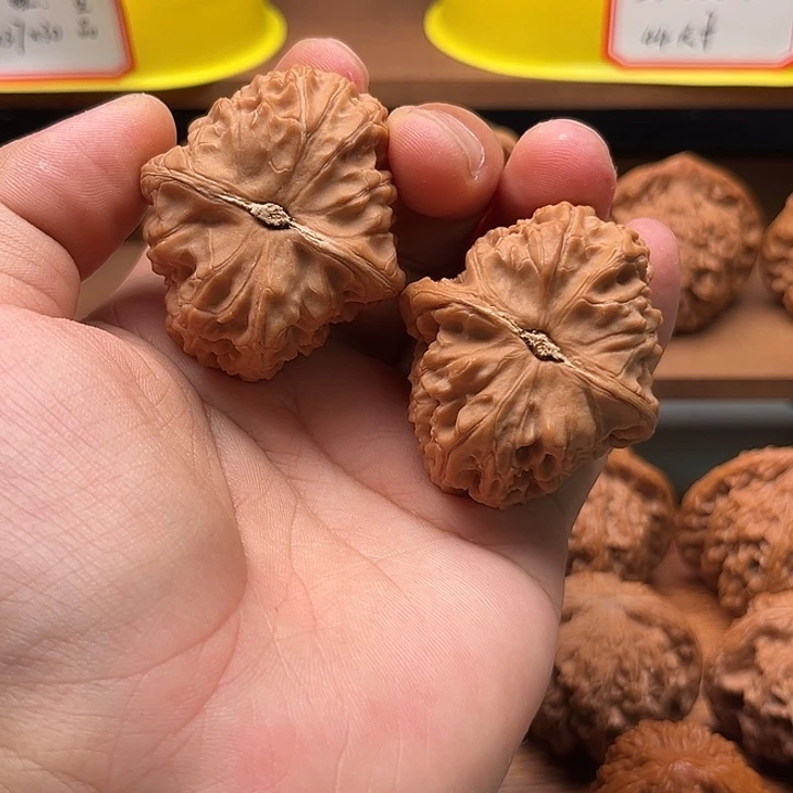 文玩核桃吊坠玉枕元宝全品45