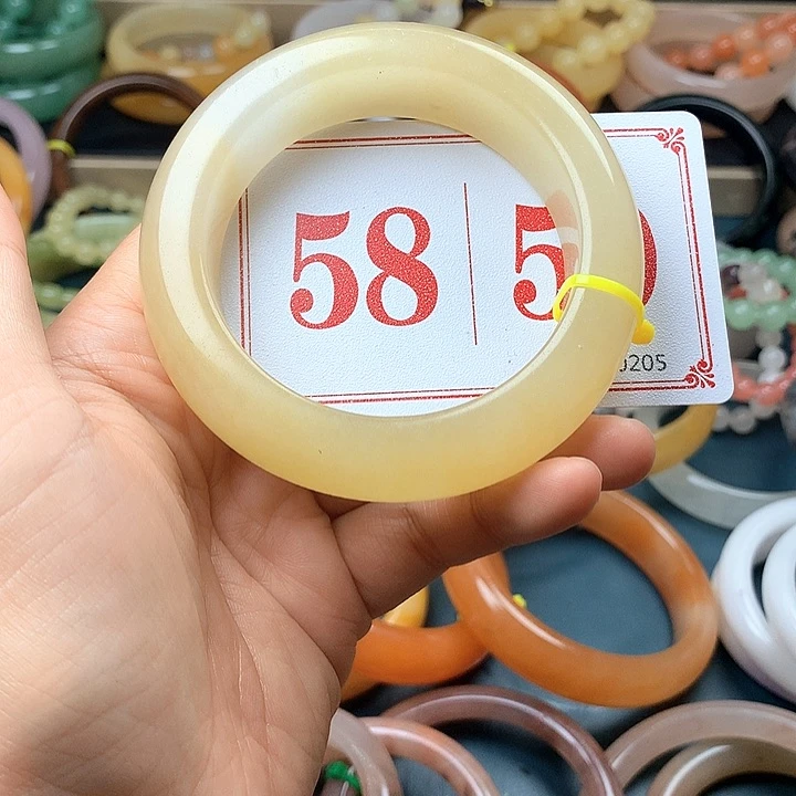 石英质玉（黄龙玉）未镶嵌手镯