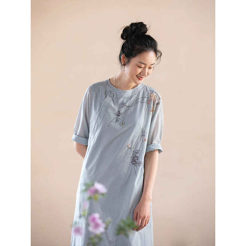 牧衣游原创 手工刺绣100支新疆棉连衣裙轻薄古朴蓝色长裙 闲静时